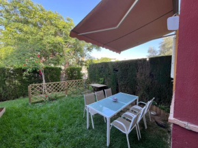 Adosado con jardín Urb Galia Ballena